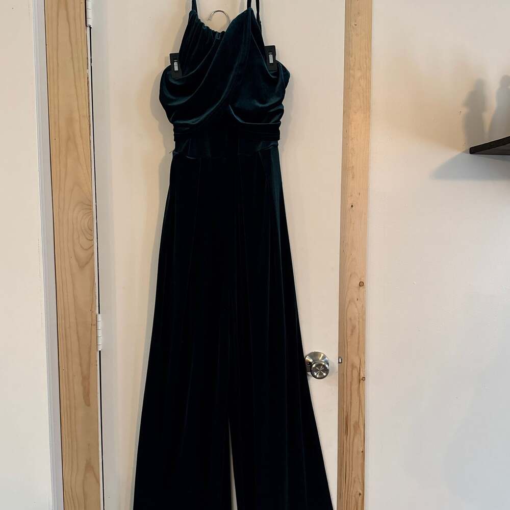 Cider Emerald Green Solid Velvet Chain Strap Ruched Jumpsuit